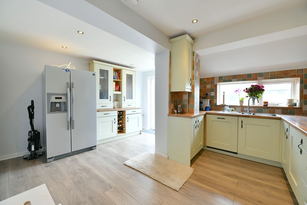 Kitchen- click for photo gallery